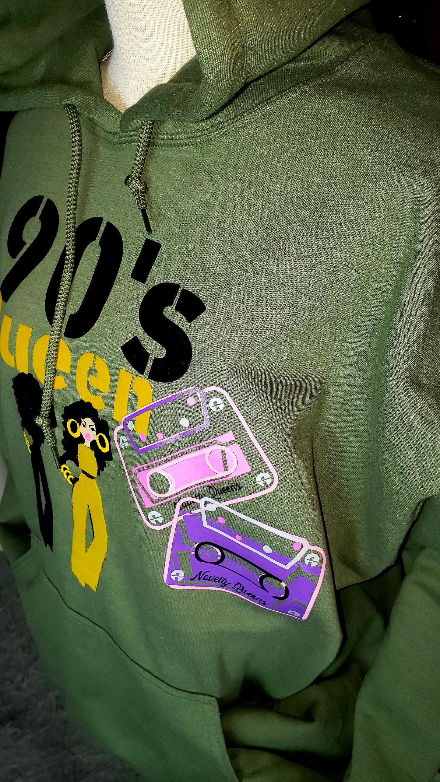 90's Queen  pull over